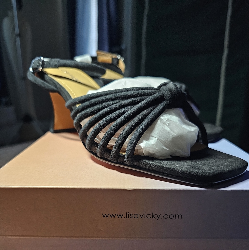 NIB WOMEN'S LISA VICKY ZEALOUS-V BLACK SUEDE STRAPPY SANDAL SZ 7 1/2
